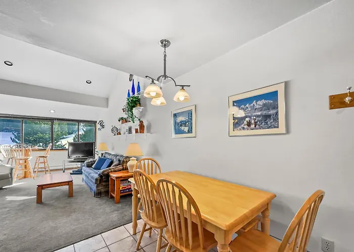 Cj404 Copper Junction Apartment